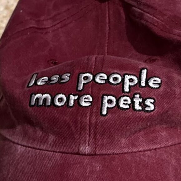 NWOT LESS PEOPLE MORE PETS Burgundy Ball Cap Adjustable Sizing - People < Pets - Picture 2 of 8